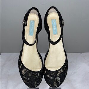 Gorgeous Betsey Johnson Black Lace Print Low Heels 🖤